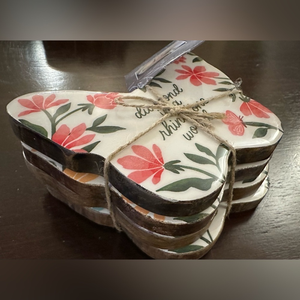 NWT. Set of four Dolly Parton coasters. - Picture 2 of 3